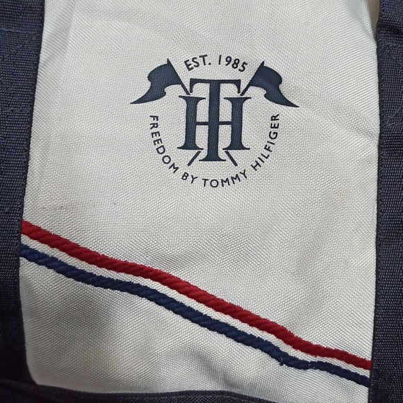 Tommy Hilfiger sold ❌❌❌❌ - Picture 2 of 8